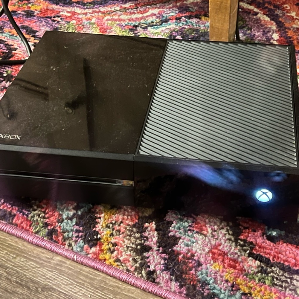 Xbox One with 4 controllers